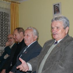 13grudnia-spotkanie-z-internowanymi-w-stanie-wojennym_08