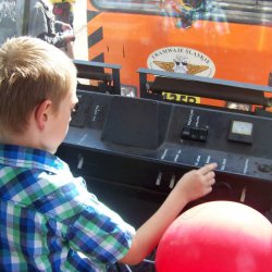 Kuba za panelem sterowania tramwaju technicznego