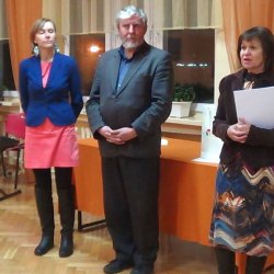 Przywitanie gości przez (od lewej): koordynatorkę Sylwię Mistewicz, przewodniczącego jury Henryka Sikorę z MBP Zabrze i panią dyrektor OPP4 Alinę Cyfrę