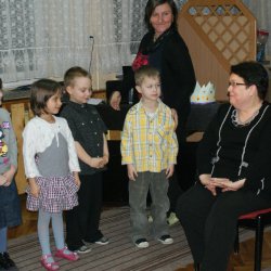 "Plastusiowi przyjaciele" dziękują babciom i dziadkom za ich miłość