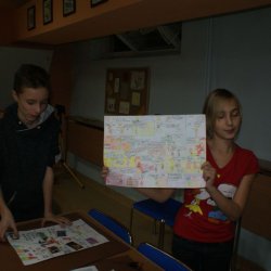Dużo pracy, ale też fajna zabawa - przygotowujemy wystawę na wernisaż
