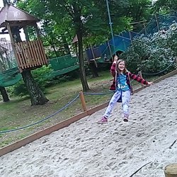 Zabytkowa Stacja Kolejki Wąskotorowej W Rudach, Park linowy