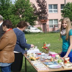 Wystawa biżuterii i rękodzieła uczestniczki koła "Plama"