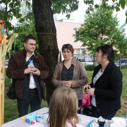 Stoisko „Kolorowy domek” cieszyło się dużą popularnością nie tylko dzieci.