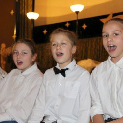 Przedstawienie "Święta u Mikołaja". koło teatralne Pracownia. Scenariusz i reżyseria N. Wolska-Pruszowska.