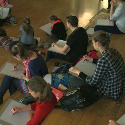 Młodzi artyści podejrzani w czasie pracy