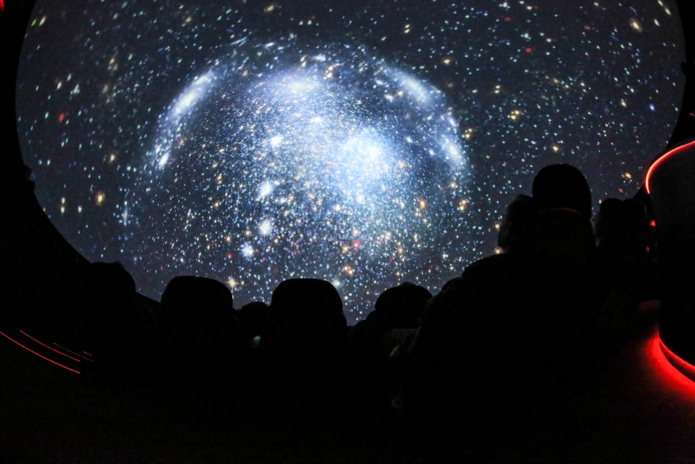 planetariumec1 pokaz pod kopula